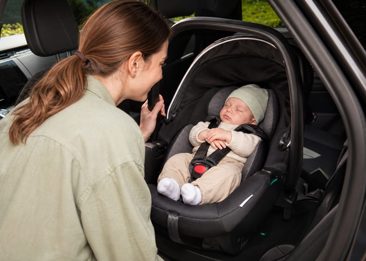 O bebé pode dormir no ovo? Segurança dentro e fora do carro